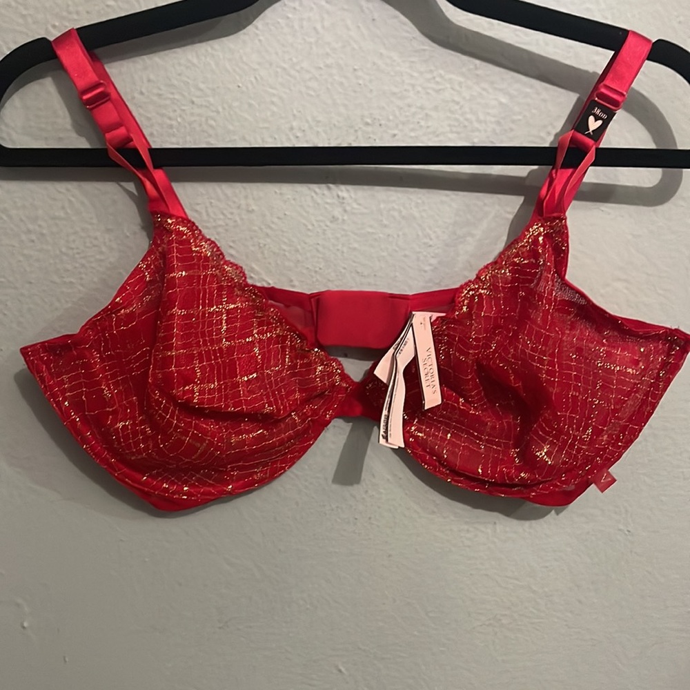 VICTORIA'S SECRET: Sexy Tee Unlined Lace Demi Bra